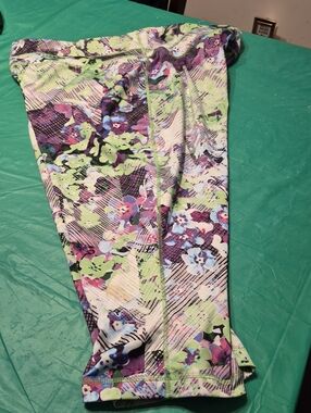 be inspired Lavender & Lime Active Leggings with Abstract Floral Print